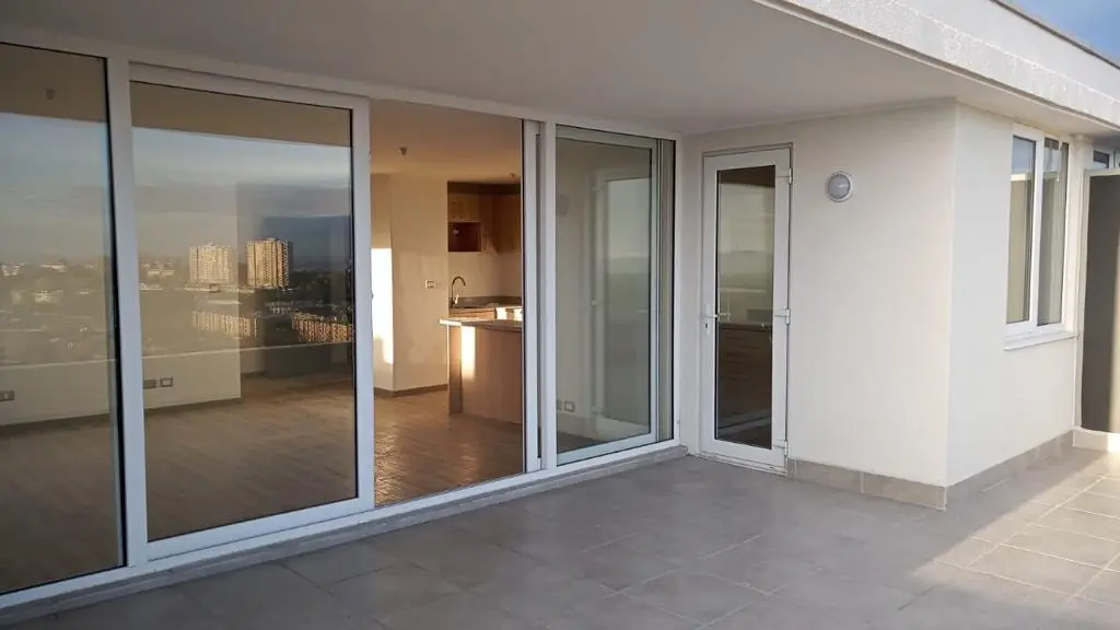 Imagen 3 de 12 de Departamento En Arriendo 3 Dorm. Con Vista Despejada