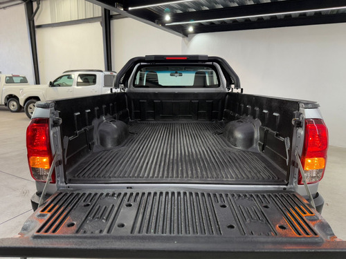 Toyota Hilux 2.7 Cabina Sencilla Mt