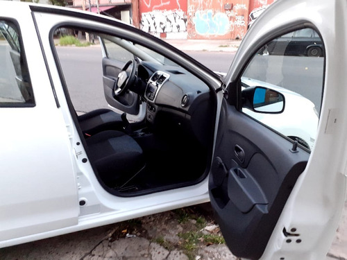 Renault Sandero Authentic 1.6 8v 5 Puertas