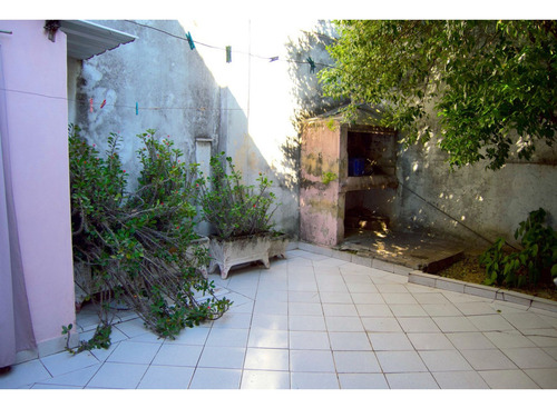 Venta Casa Multi-vivienda (2 Casas De 2 Dorm. + Comercio) Apta Credito