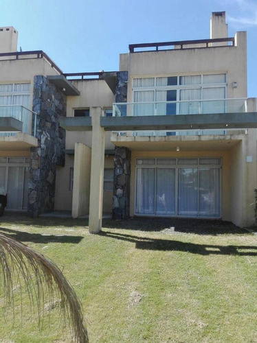 Imagen 4 de 17 de Casa Con Terraza A Dos Cuadras De Playa Bikini