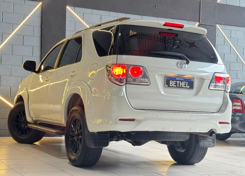Toyota Hilux 2.7 Std Cab. Dupla 4x4 Flex 4p
