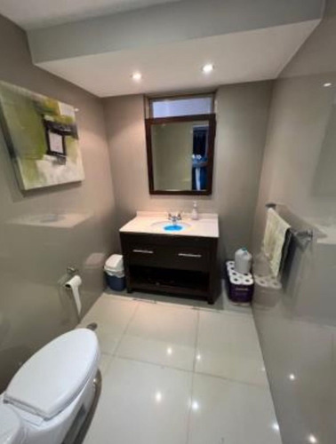 Local Comercial Con Departamento En Venta Col. Guadalupe Inn