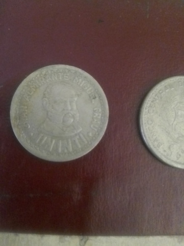Unas Monedas Inti Peruano 