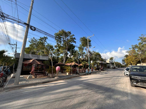 Terreno En Venta En La Calle 9 Sur, En La Región 09, Tulum, Quintana Roo.