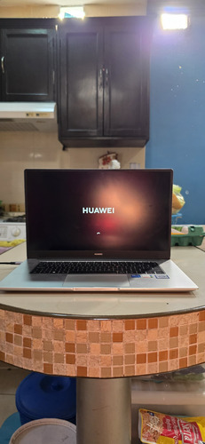 Laptop Huawei Matebook D15 I5 8gb 512gb Ssd Plata (Usado)
