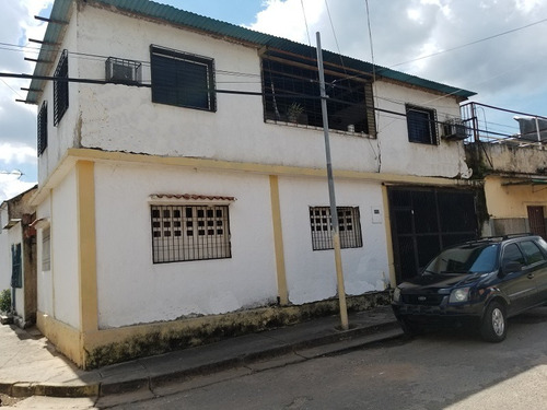 Karina Acosta Vende Casa En Barrio Oeste Sector Caprenco, Naguanagua Plc-783
