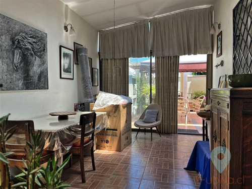 Linda Casa En Tranquila Calle, 3d 2b + Servicios, Ñuñoa