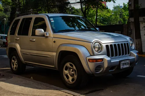 Jeep Liberty Sport 4x2 At