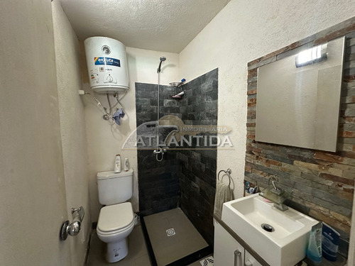 Venta En Atlántida, A 3 Cuadras De Av Artigas, Casa Principal, Barbacoa, Apto Al Fondo Y Piscina Climatizada. Inm Atlántida.