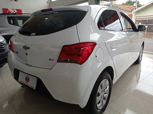 Chevrolet Onix 1.0 Mpfi Lt 8v Flex 4p Manual 2017/2018