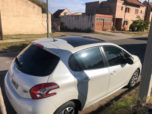 Peugeot 208 1.6 Vti Touchscreem