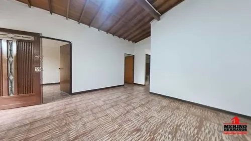 Casa En Arriendo En Medellín - La Floresta