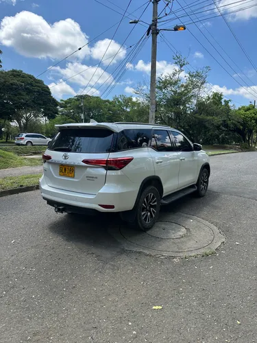 Toyota Fortuner 2.4 Street At 7As