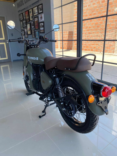 Imagen 9 de 15 de Royal Enfield Classic 350 Signals Desert Sand