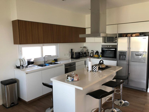 Imagen 8 de 30 de Exelente Casa Al Lago En San Francisco - Villa Nueva - Con Renta