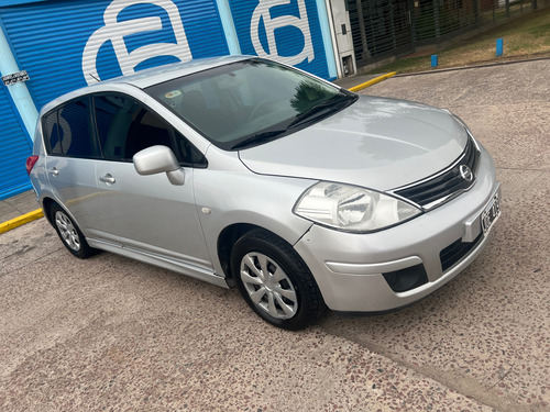Nissan Tiida 1.8 Visia