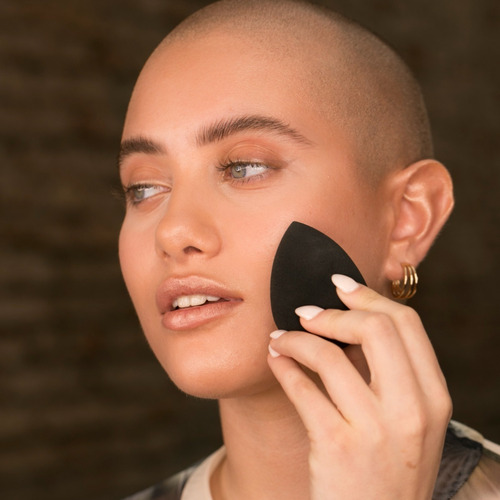 Imagen 6 de 7 de Esponja De Maquillaje Blender Negra