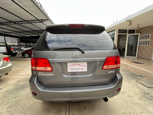 Imagen 6 de 15 de Toyota Fortuner