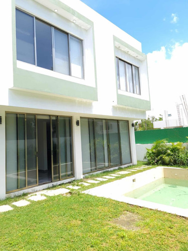 Imagen 2 de 14 de Renta Yucatan Country Club 4hab