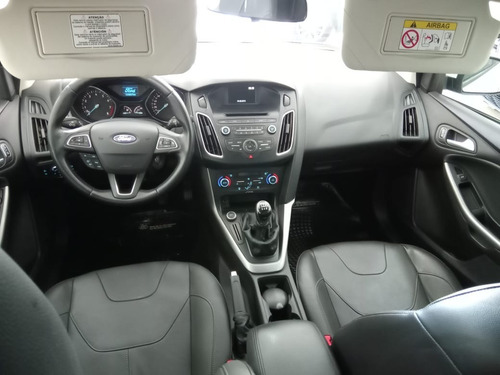 Imagen 10 de 25 de Ford Focus Se Mt