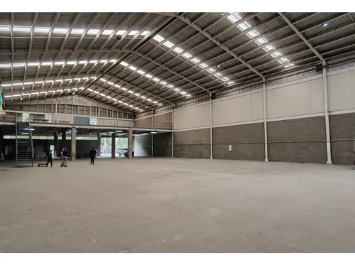 2.300m2 Bodega Arriendo En Copacabana
