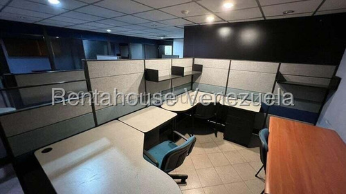 En Venta Local Comercial. - Urb. Chacao.