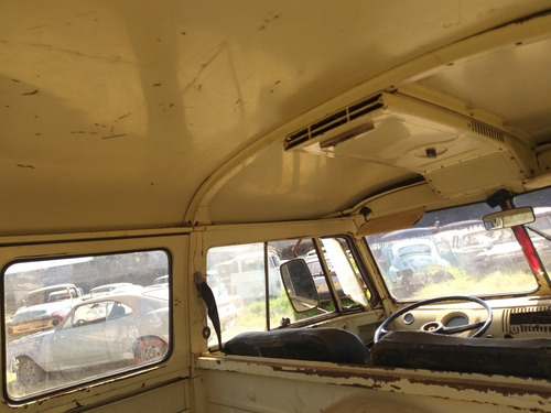 Vw Kombi Não Samba Corujinha