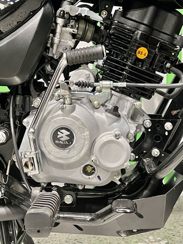 Imagen 14 de 16 de Bajaj Boxer 150 X 2024
