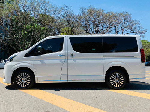 Imagen 3 de 16 de Toyota Hiace 2022 2.8 Tdi Wagon 6at 10a