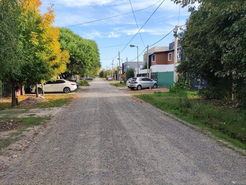 Imagen 1 de 6 de Venta Casa En City Bell Sobre Lote De 10x40 - 448 E/ 27 Y 28