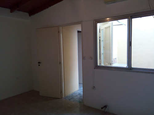Alquiler De Dpto Ph 2 Ambientes Con Patio, Sin Expensas, Pb
