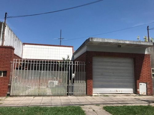 Venta De Casa En Lote Propio - Caseros