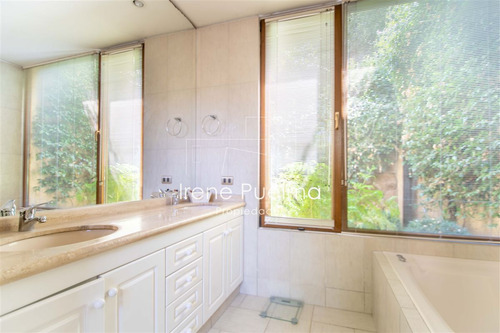 Vende Excelente Casa En Sector Los Nogales En Lo Barnechea