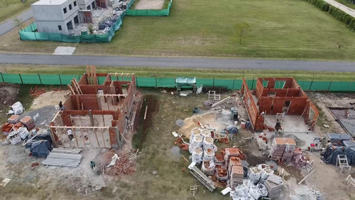 Imagen 16 de 30 de Lote Casa Barrio El Aljibe De Manzanares - Pilar Obra Iniciada Entrega En 6 Meses !!! Forma De Pago U$s 30.000 Y Saldo Contra Entrega!!!