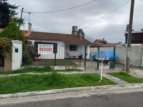 Casa Chalet  En Venta En Barrio Uno, Ezeiza, G.b.a. Zona Sur
