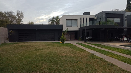Imponente Moderna Casa En Venta Parque Vernazza  