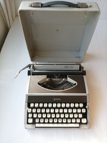 Máquina De Escribir Royal 200