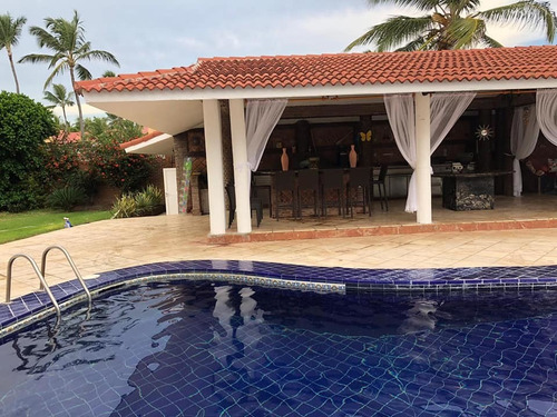 Vendo Magnifica Villa En Bavaro Puntacana.