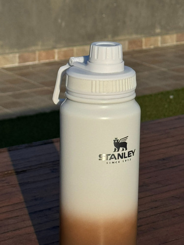 Botella Térmica Pico Rosca Tipo Stanley Termo Acero 800ml Marrón Claro