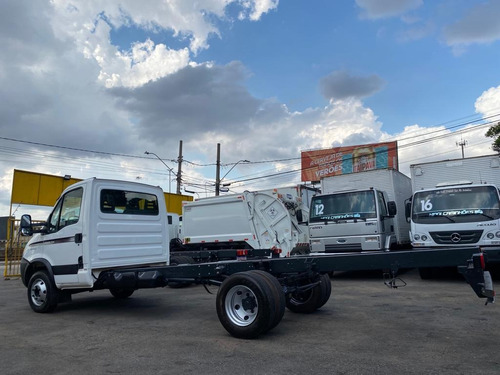 Imagem 6 de 14 de Iveco 70c17 Chassi Muito Nova 13/14
