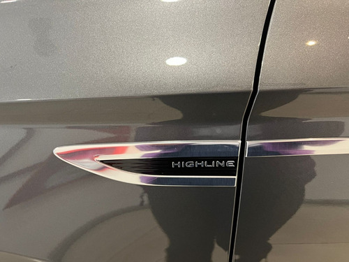 Imagen 21 de 25 de Volkswagen Taos 1.4 250tsi Highline Automatica At Vw 2023 23