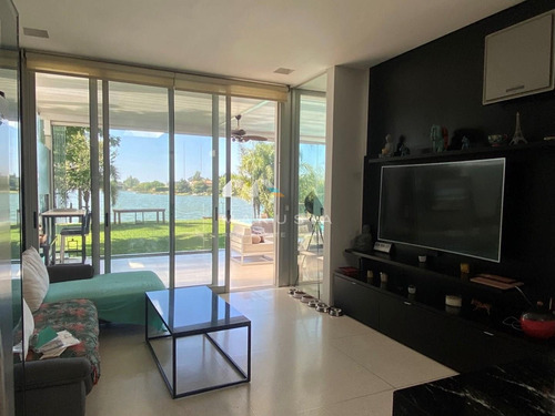 Casa En Venta Y Alquiler A La Laguna, Con 3 Dormitorios. Barrio Santa Bárbara, General Pacheco, Tigre.