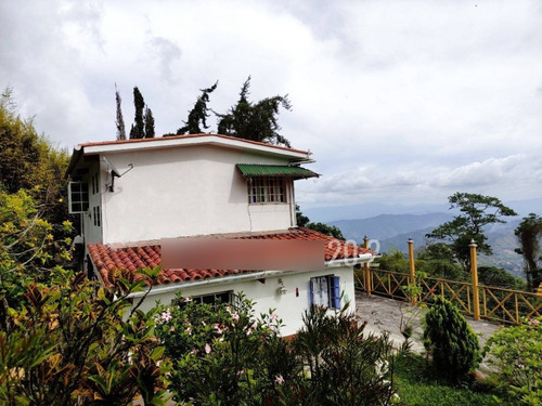 Se Vende De Casa En La Urbanizacion Colinas De Pasatiempo San Antonio De Los Altos Rz