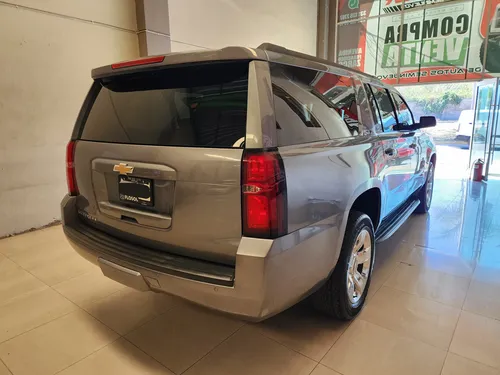 Chevrolet Suburban 5.4 Lt Piel Cubo At