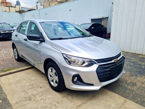 Imagen 7 de 21 de Nuevo Chevrolet Onix Ls 2023 1.2 0km Color Financia Smartin6