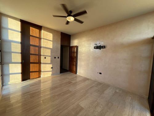 Casa En Venta Merida, Temozon Norte En Privada, Mod. Aurora, Entrega Inmediata.