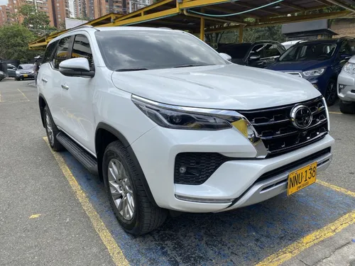 Toyota Fortuner 2.4 Srv Diesel At 4x2 2024