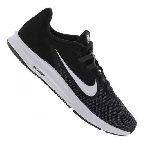 tenis nike metade branco metade preto