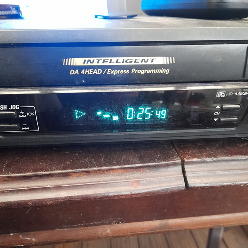 Imagem 3 de 10 de Videocassete Funcionando Com Controle Jvc Hr J453m 4 Cabeças